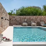 Luminus Arcus I Modern With A Private Pool! * Hriszí Aktí Haniá