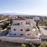 Luminus Arcus I Modern With A Private Pool!