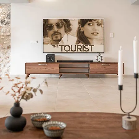 Luminus Arcus - Modern With A Private Pool! *