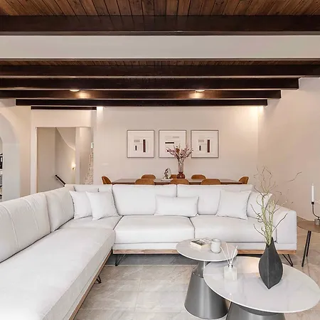 Luminus Arcus - Modern With A Private Pool! * خانيا