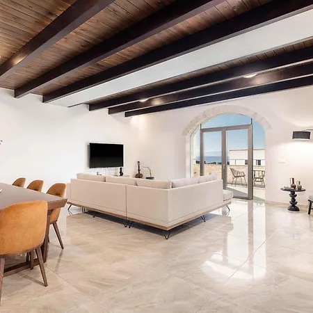 Luminus Arcus - Modern With A Private Pool! فيلة خانيا